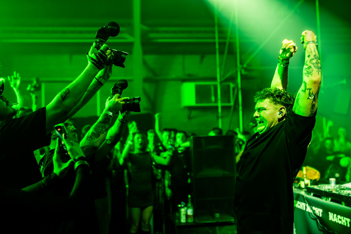 Loading... just a sec